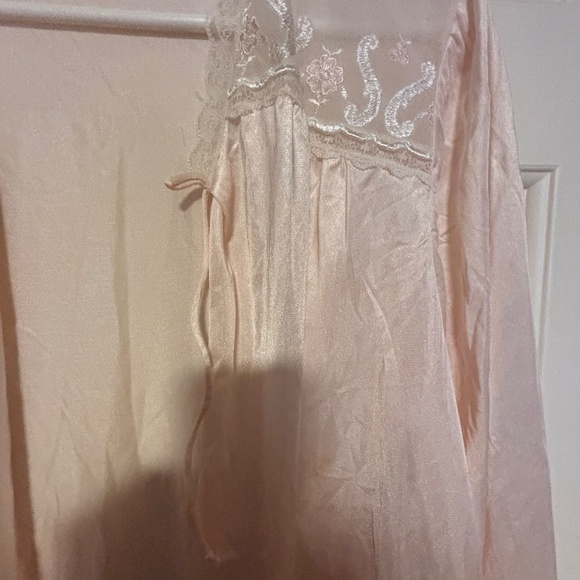 Eaton's Vanity Fair Light Bed Jacket - Picture 2 of 2